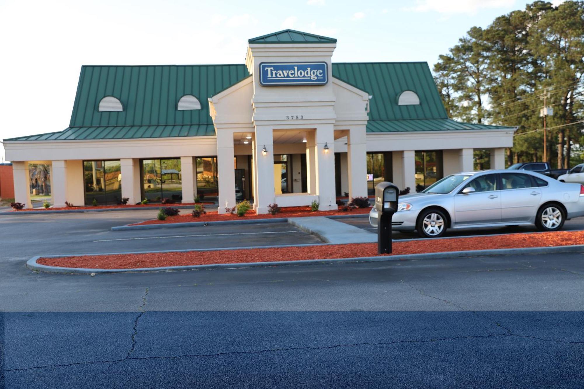Travelodge By Wyndham Florence Exterior photo